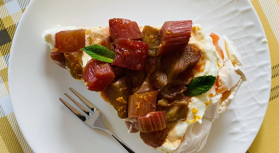 Seasonal Rhubarb Pavlova